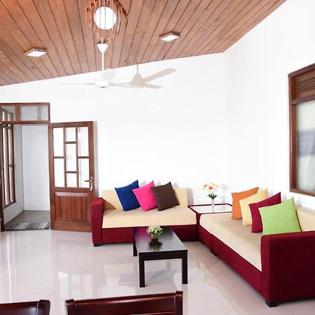 Saru Holiday Apartment - Upto 6 Guests Kandy Kültér fotó