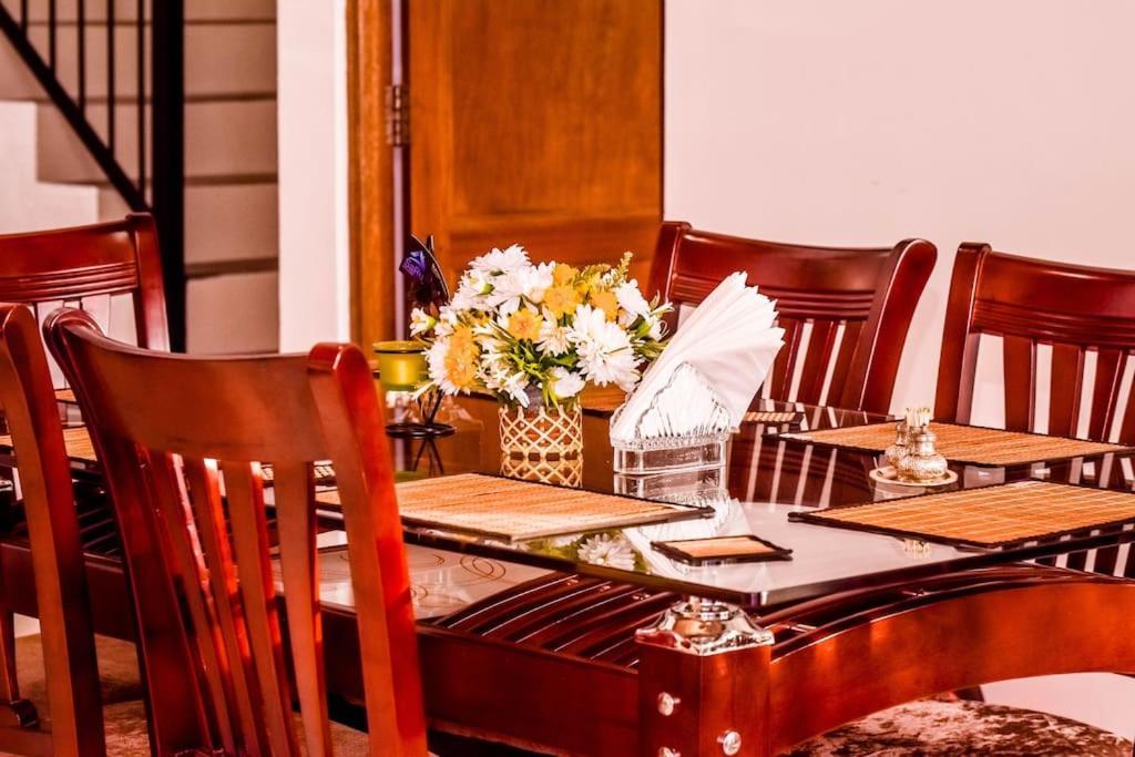 Saru Holiday Apartment - Upto 6 Guests Kandy Kültér fotó
