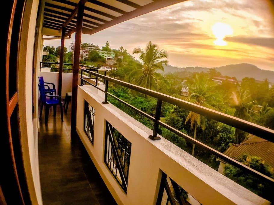 Saru Holiday Apartment - Upto 6 Guests Kandy Kültér fotó